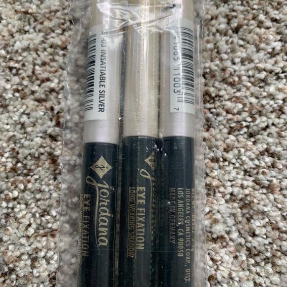 Jordana Eye Fixation Long-Wearing Eyeshadow Trio - Picture 2 of 4